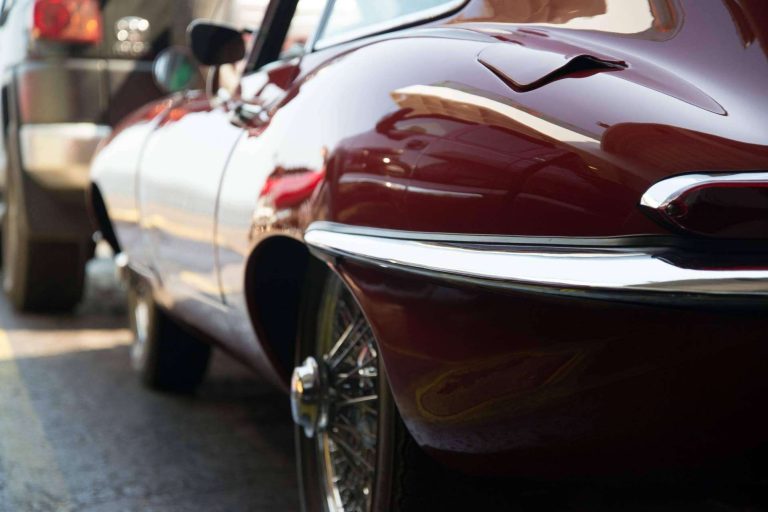 Asegurar un vehículo clásico a todo riesgo y con el valor pactado del coche, con Segur Classic