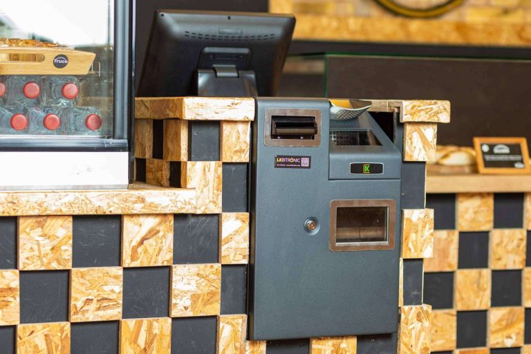 ¿Cómo ayuda a mejorar un negocio la instalación de un cajón inteligente de cobro?