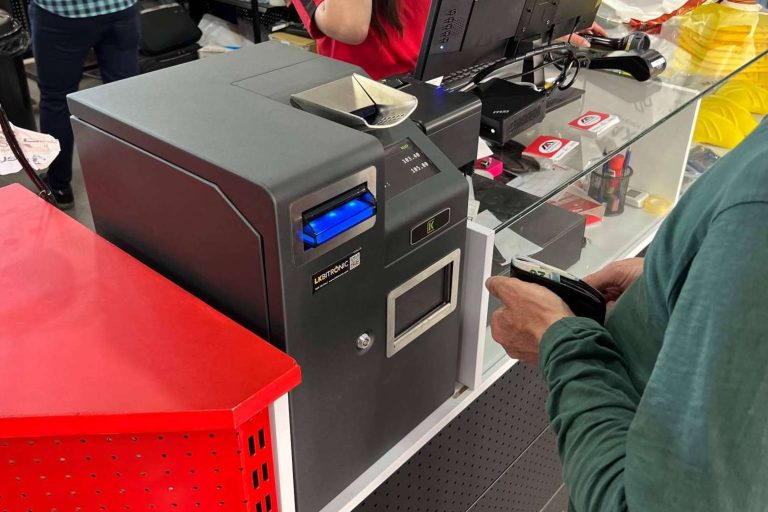 La firma LK BITRONIC presenta las ventajas de las máquinas de cobro automáticas