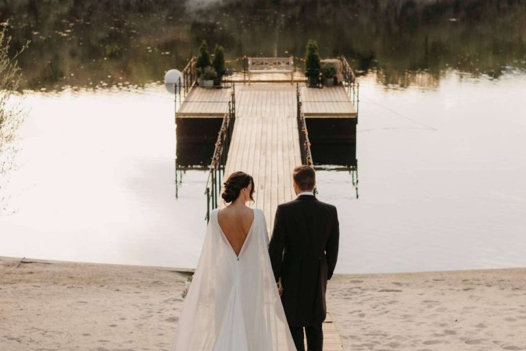 ¿Con qué espacios cuenta la Finca Prados Moros para celebrar una boda?