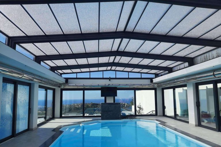 Conseguir cerramientos para piscinas, de la mano de COVERTTO