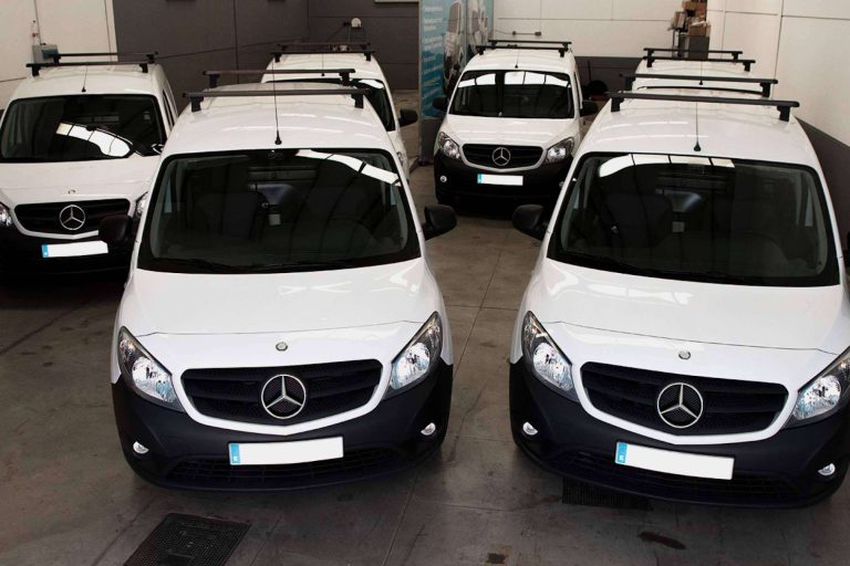 Alquiler de furgoneta para autónomos con Pinveco