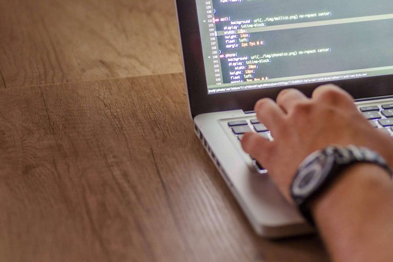 ¿Cómo actuar ante una carta denuncia de la BSA?, la peritación de software ilegal de GlobátiKa Lab