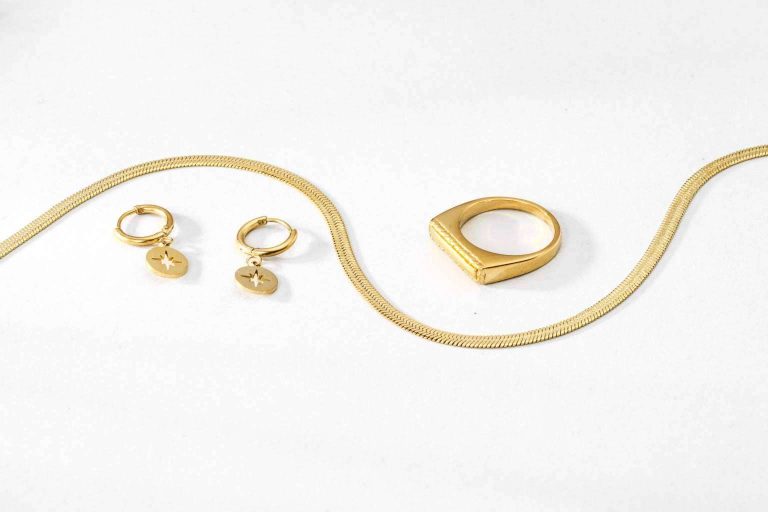 Vesiica ofrece joyas de calidad que contribuyen a causas sociales