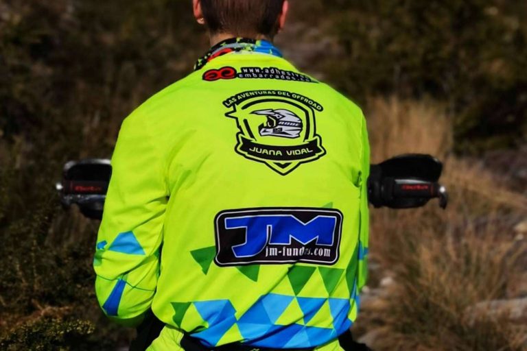 Ropa personalizada para enduro, motocross y trail en ADHESIVOSEMBARRADOS