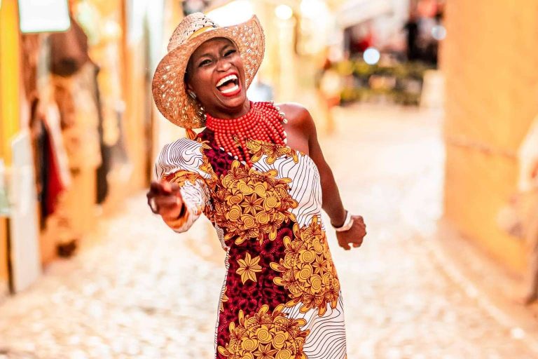 Prendas african print en la nueva colección de QUEEN TITÍNE