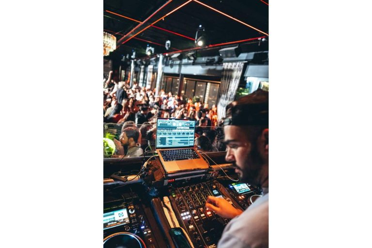 El DJ asturiano Mr. Gómez se abre camino en Manhattan