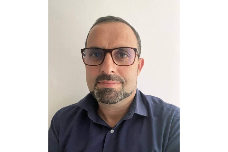 Francisco Vera, CEO y cofundador de la consultora THE FLASH CO, menciona que el futuro no trata sobre la competencia entre empresas, sino de ecosistemas y que la innovación debe encontrar un punto de equilibrio entre la colaboración y la competencia