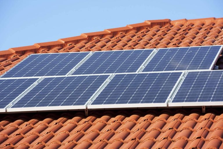 Motivos por los que la instalación de placas solares para el autoconsumo tiene cada vez más presencia
