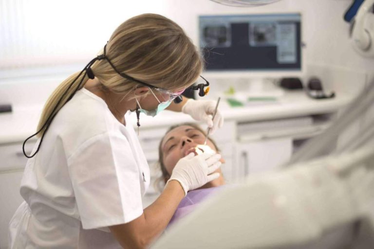 Clínica Dental Calident ofrece tratamientos de estética dental con financiación a medida