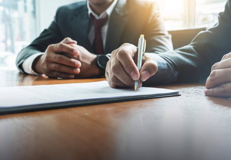 ¿En qué se diferencian una condición suspensiva y una condición resolutoria en un contrato?, por Bazán Abogados
