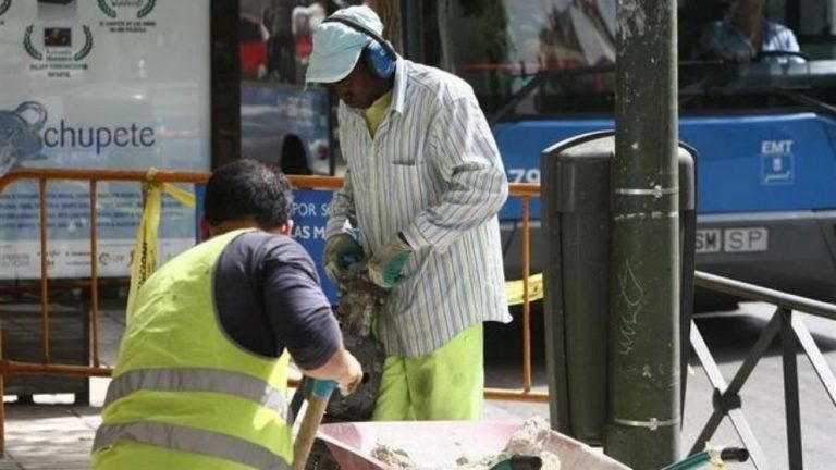 La llegada masiva de inmigrantes no arreglará el futuro de las pensiones en España