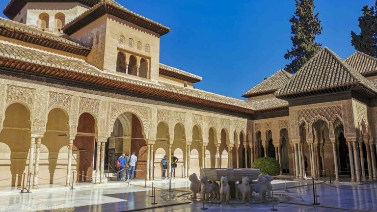 Los tesoros de La Alhambra, guardados 27 años, buscan museo