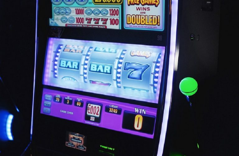 ¿Cómo ganar jugando a slots progresivos?