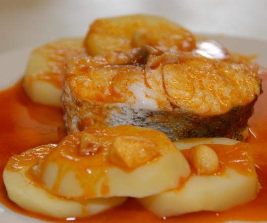 Merluza con patatas: el plato irresistible para este otoño