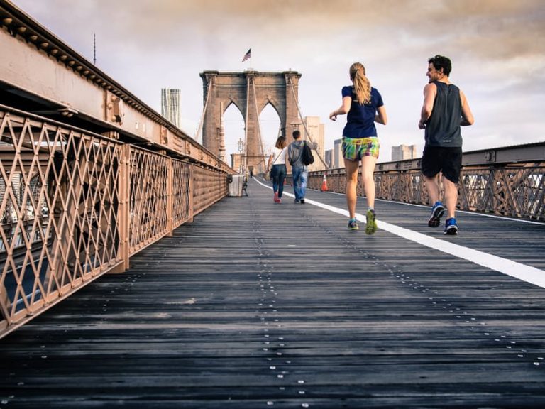 Cosas que pasan si no te cambias la ropa de deporte después de entrenar