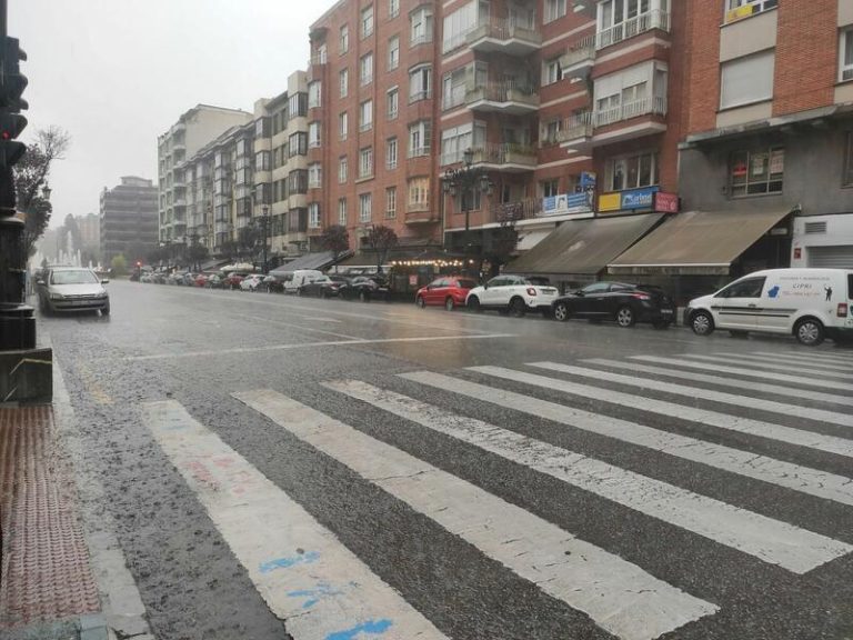 Un frente atlántico provocará nubosidad y precipitaciones en el noroeste este domingo