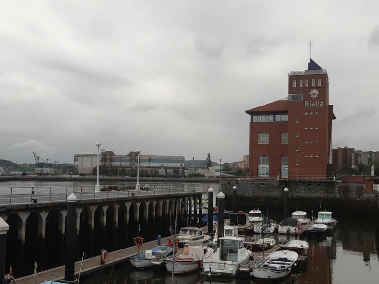 Un frente dejará cielos nubosos, precipitaciones y una bajada de temperaturas