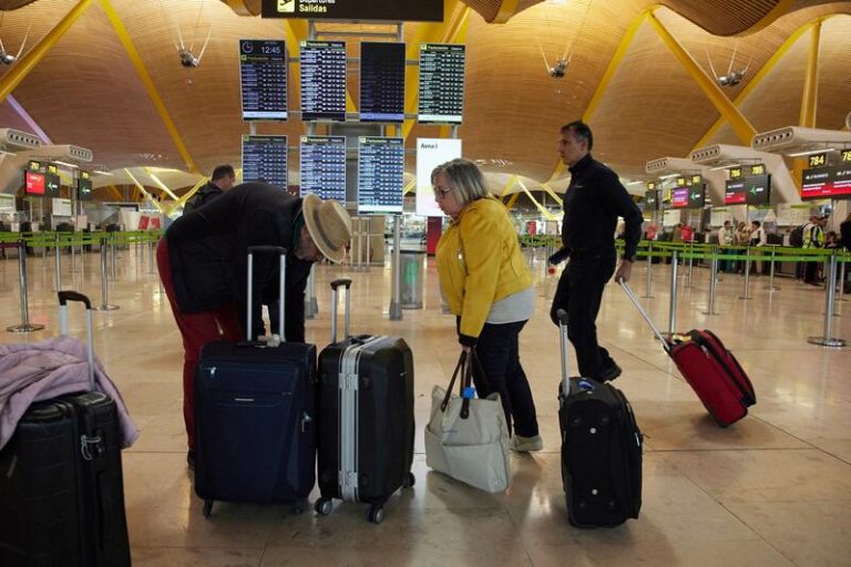 España prorroga hasta el 15 de diciembre la restricción de viajes no esenciales a terceros países