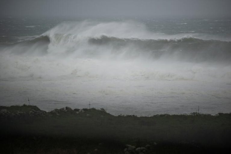 Un total de 11 provincias estarán en aviso amarillo o naranja por olas, lluvia o viento