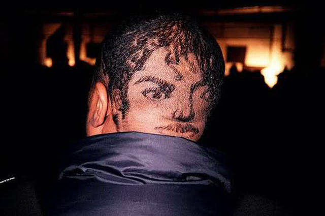 Peluqueros a los que deberían juzgar por crímenes de guerra