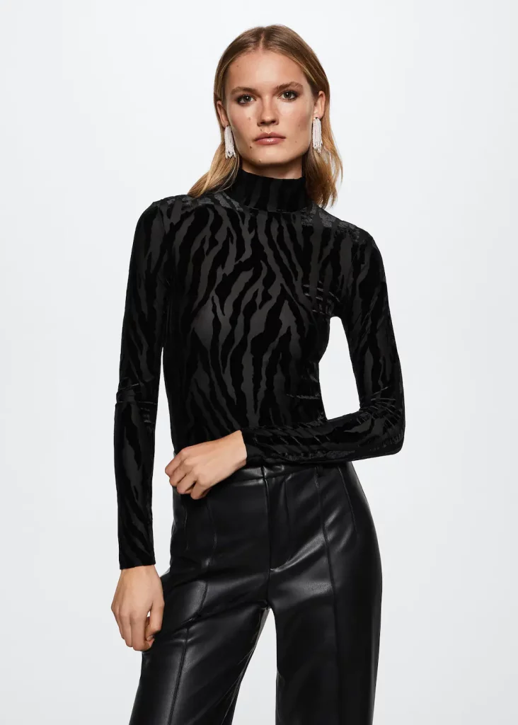 Camiseta de terciopelo semi-transparente de Mango