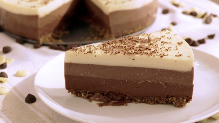 Tarta tres chocolates: el truco de Arguiñano para que no se mezclen las capas