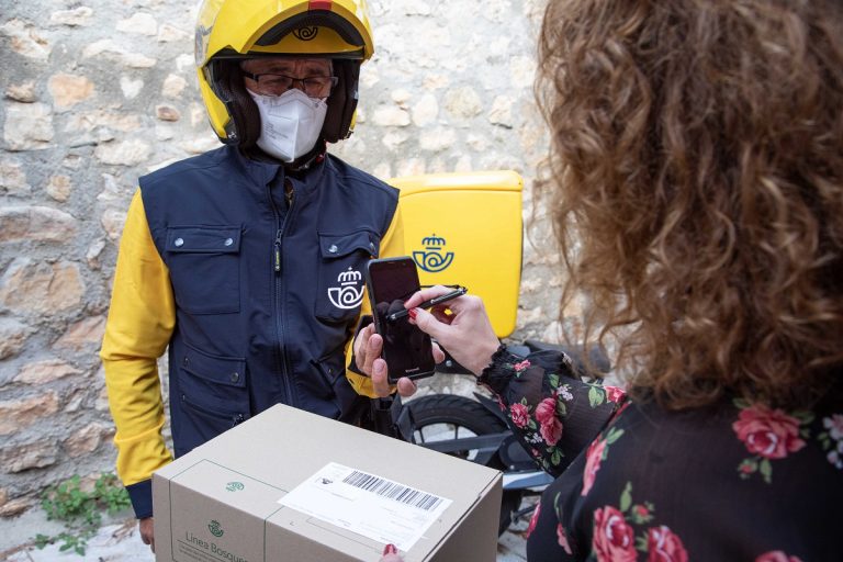 Los servicios financieros de Correos facilitan la vida a los ciudadanos y las empresas