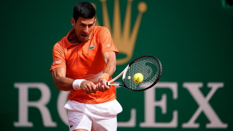 Djokovic fulmina a Rublev para llegar a semifinales en Turín