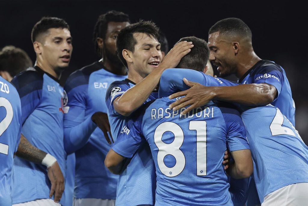 El Napoli se impone en Champions League