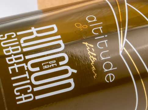 El aceite cordobés Rincón de la Subbética Altitude. El mejor aceite de oliva virgen extra del mundo El aceite cordobés Rincón de la Subbética Altitude. El mejor aceite de oliva virgen extra del mundo