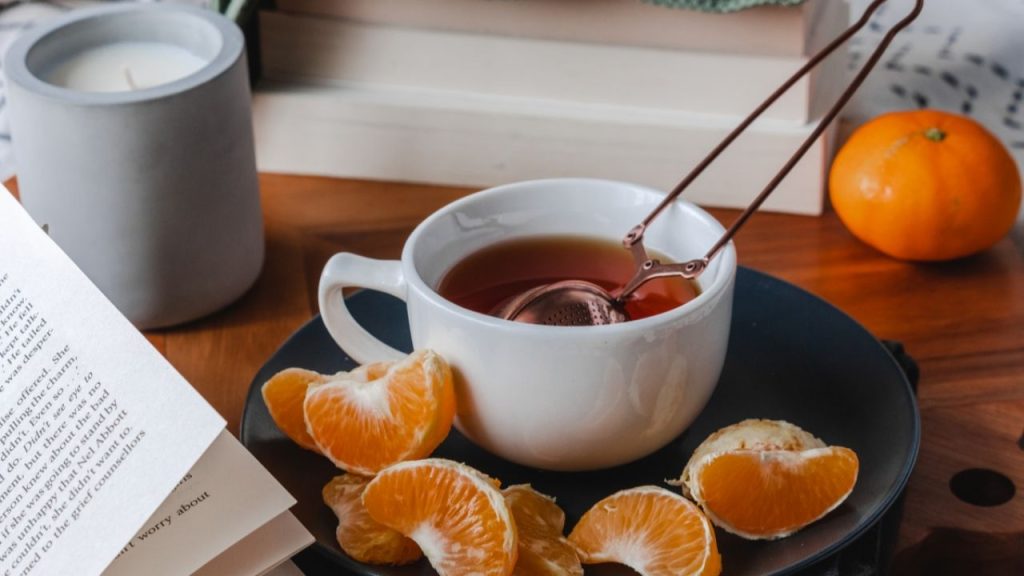 Usa las cáscaras de mandarinas y naranjas para hacer un té que combate la tos
