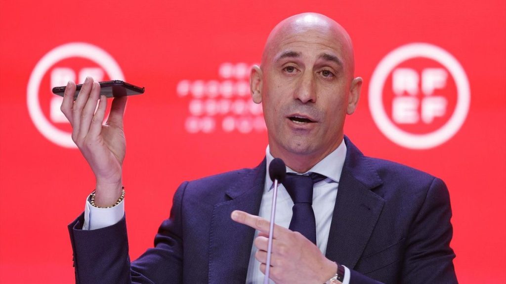 Luis Rubiales no lo quiere dejar ir 