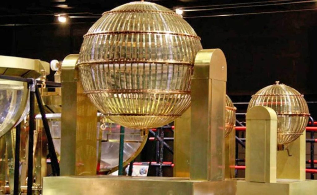 Esto es lo que se queda Hacienda de la Lotería de Navidad 72 Mucha gente ha resultado ganadora por la Lotería de Navidad