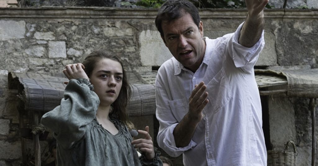 Mylod ha contado con un amplio equipo de producción