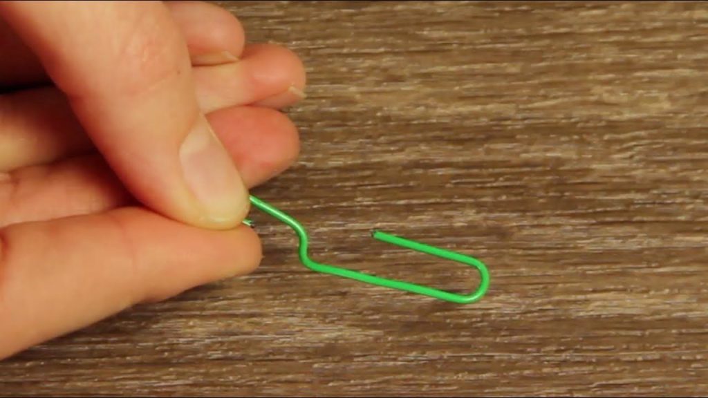 Trucos para abrocharte la pulsera sin necesidad de ayuda 44 Y no podía faltar el clip