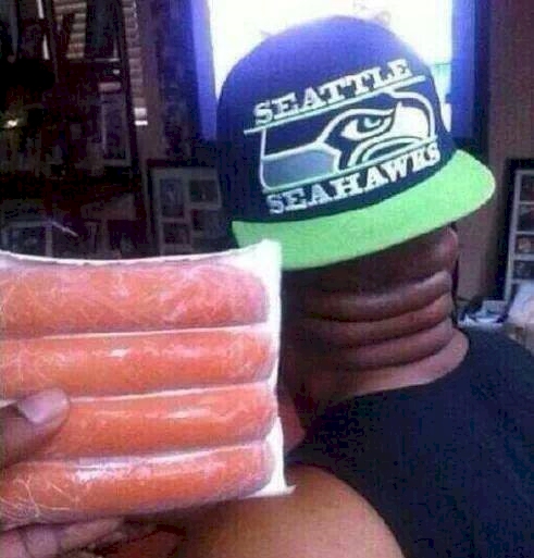 JAJAJA gente que se mimetiza con las cosas de alrededor