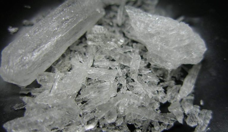 Cristal, la droga de diseño que puede matar, al alcance de los más jóvenes