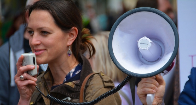 Consejos que te ayudarán a perder el miedo de hablar de público