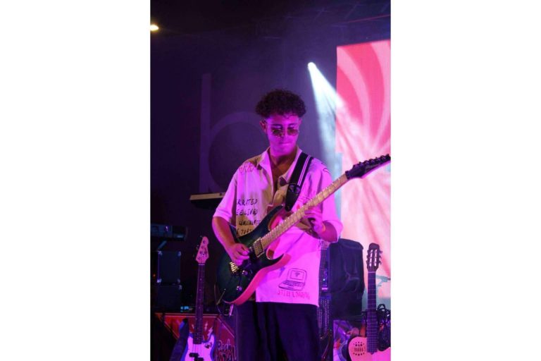 Una escuela de prodigios, Rock Factory