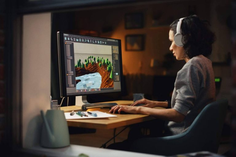 Utilizar Unreal Engine 5 con el objetivo de crear videojuegos con técnicas realistas del mundo del cine