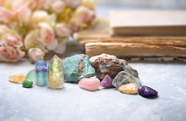 Piedras naturales relacionadas directamente con cada uno de los chakras, de la mano de Tierra de Gemas