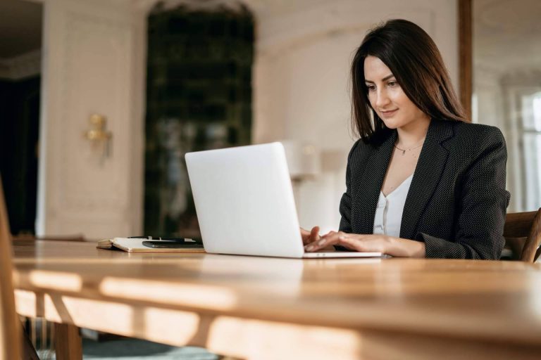 Gestiones24 indica cuáles son las asociaciones obligadas a presentar documentación telemáticamente