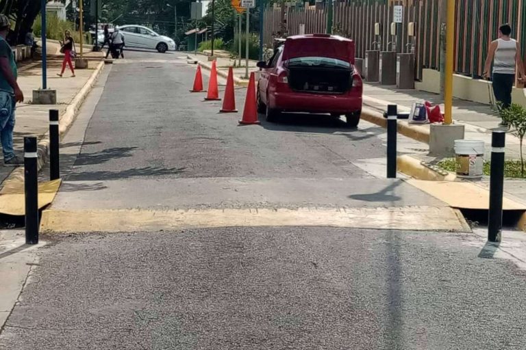 Abadecom finaliza otra instalación de pilonas rígidas de plástico reciclado en Costa Rica