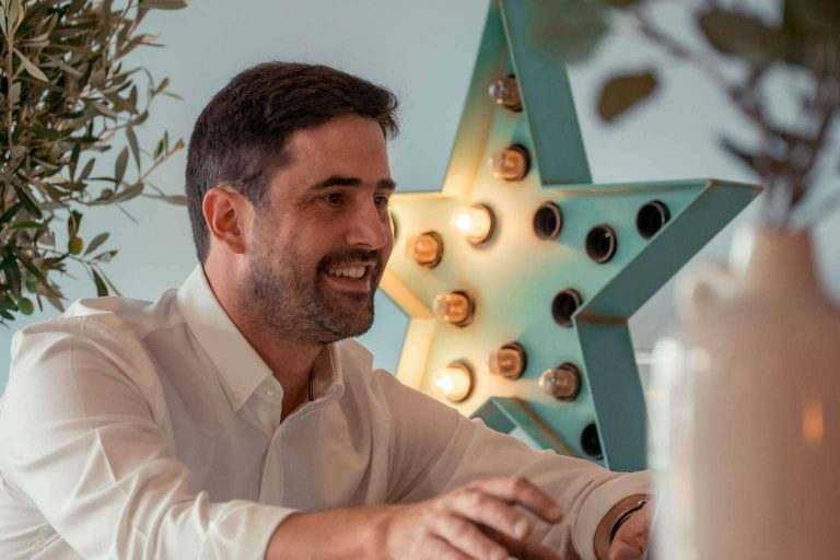 La importancia de estructurar el equipo de trabajo de un restaurante, con Smquatro