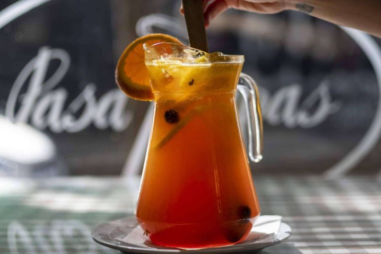 ¿Dónde celebrar una fiesta en privado con espacios amplios y catering mediterráneo? Pasa Tapas es el lugar