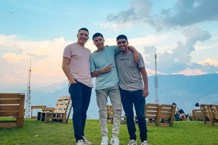 El emprendimiento que nace en la cima de las montañas de Medellín