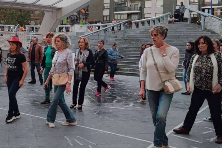 Asociación de Bailes de Salón Dance GM y los grados de evolución deportiva Line Dance