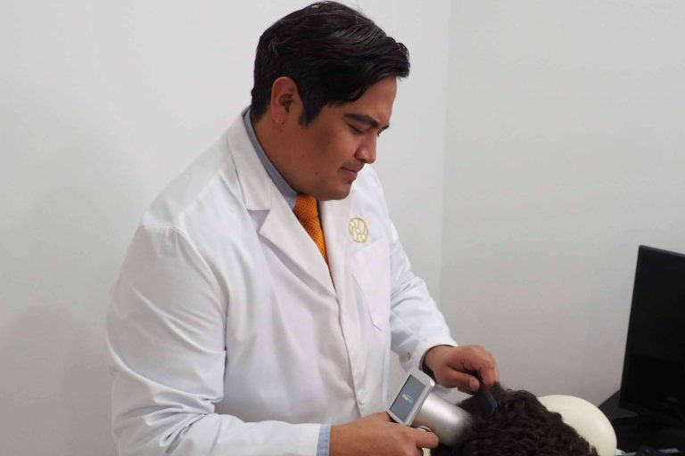 La importancia de elegir un buen doctor y una buena clínica para el injerto capilar