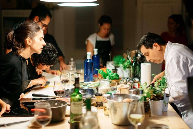 Just Royal BCN y sus teambuildings de talleres de cocina para empresas